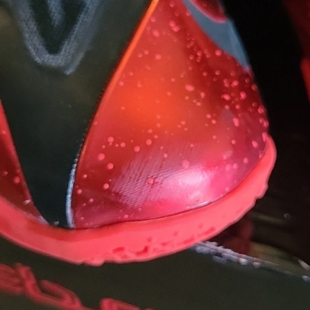 Nike LeBron XI Miami Heat 10.5 Metallic